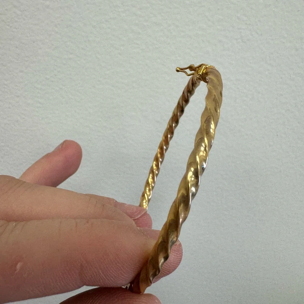 Chapelle 9K Yellow Gold Twisted Hinged Vintage Bracelet 6.75
